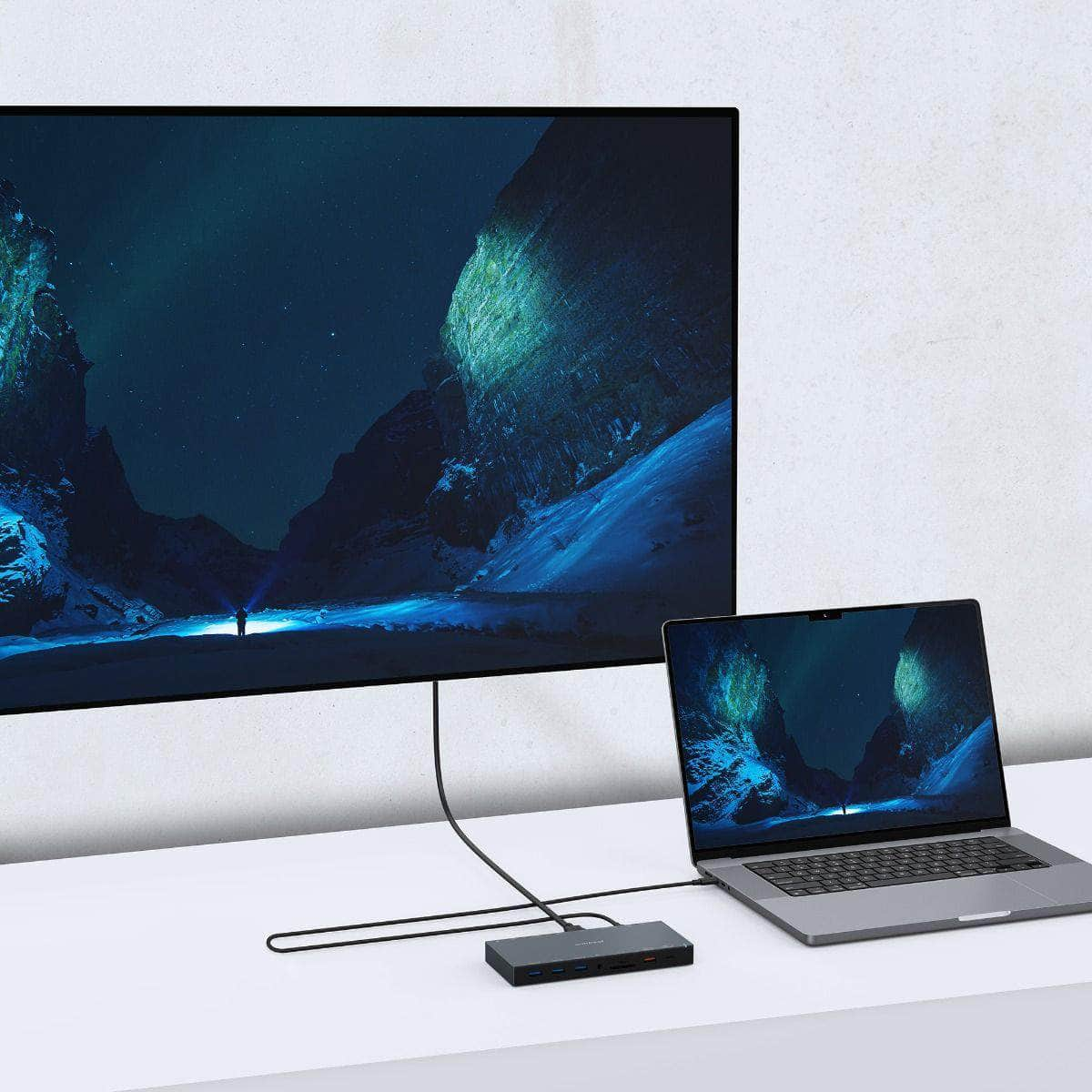 15-in-1 Triple Display USB-C Dock: Streamline Your Workstation Setup