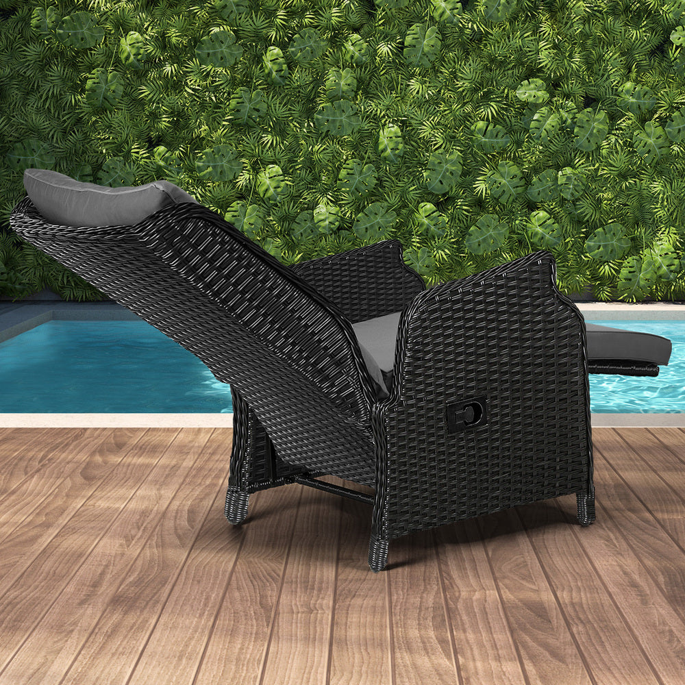 Experience Ultimate Comfort with Our Stylish Beach Chair Recliners-Black\Grey