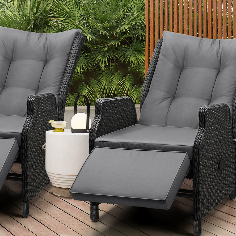 Experience Ultimate Comfort with Our Stylish Beach Chair Recliners-Black\Grey