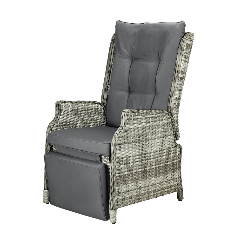 Experience Ultimate Comfort with Our Stylish Beach Chair Recliners-Black\Grey