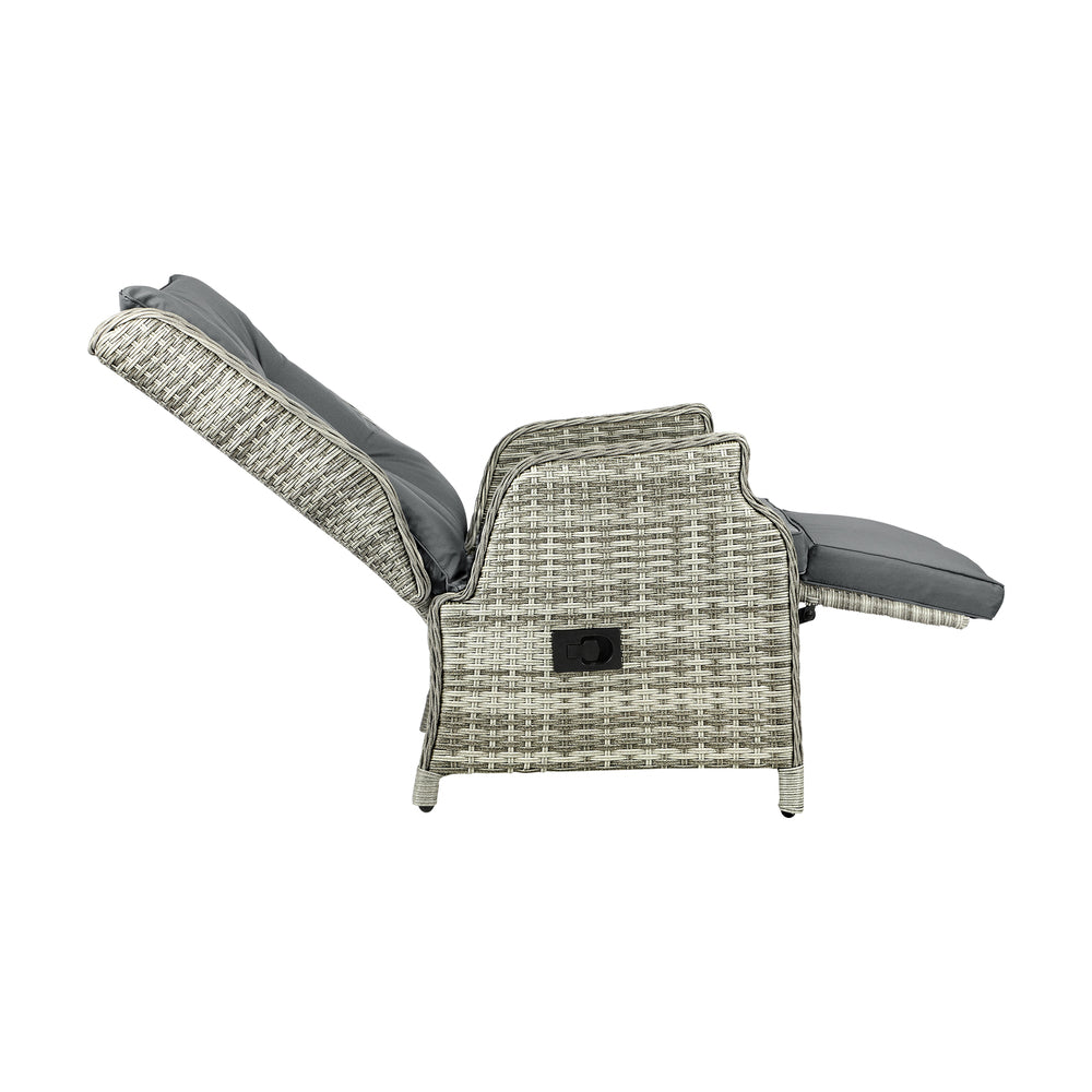 Experience Ultimate Comfort with Our Stylish Beach Chair Recliners-Black\Grey