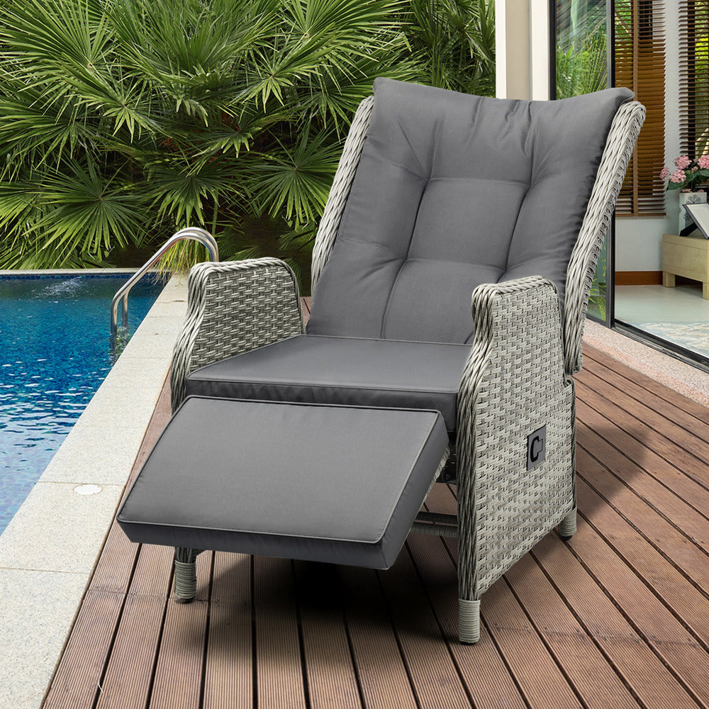 Experience Ultimate Comfort with Our Stylish Beach Chair Recliners-Black\Grey