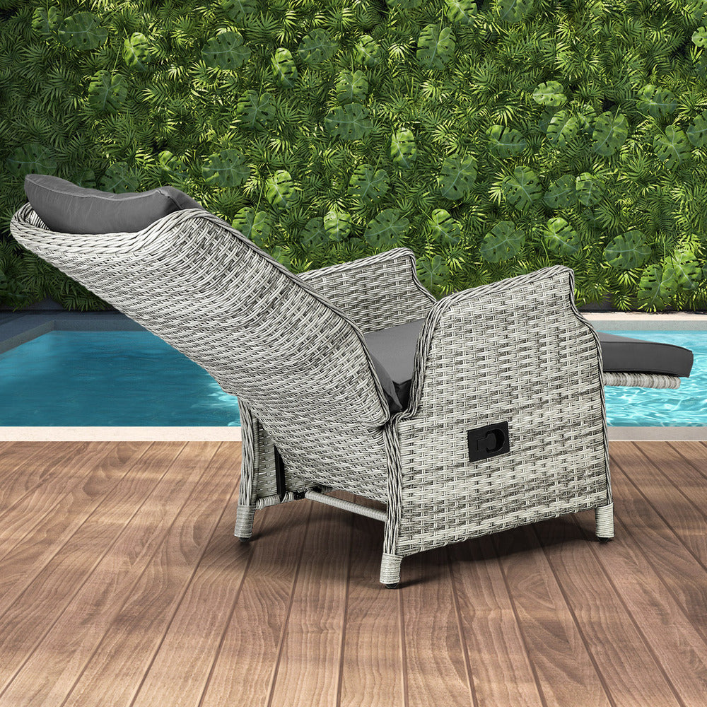 Experience Ultimate Comfort with Our Stylish Beach Chair Recliners-Black\Grey