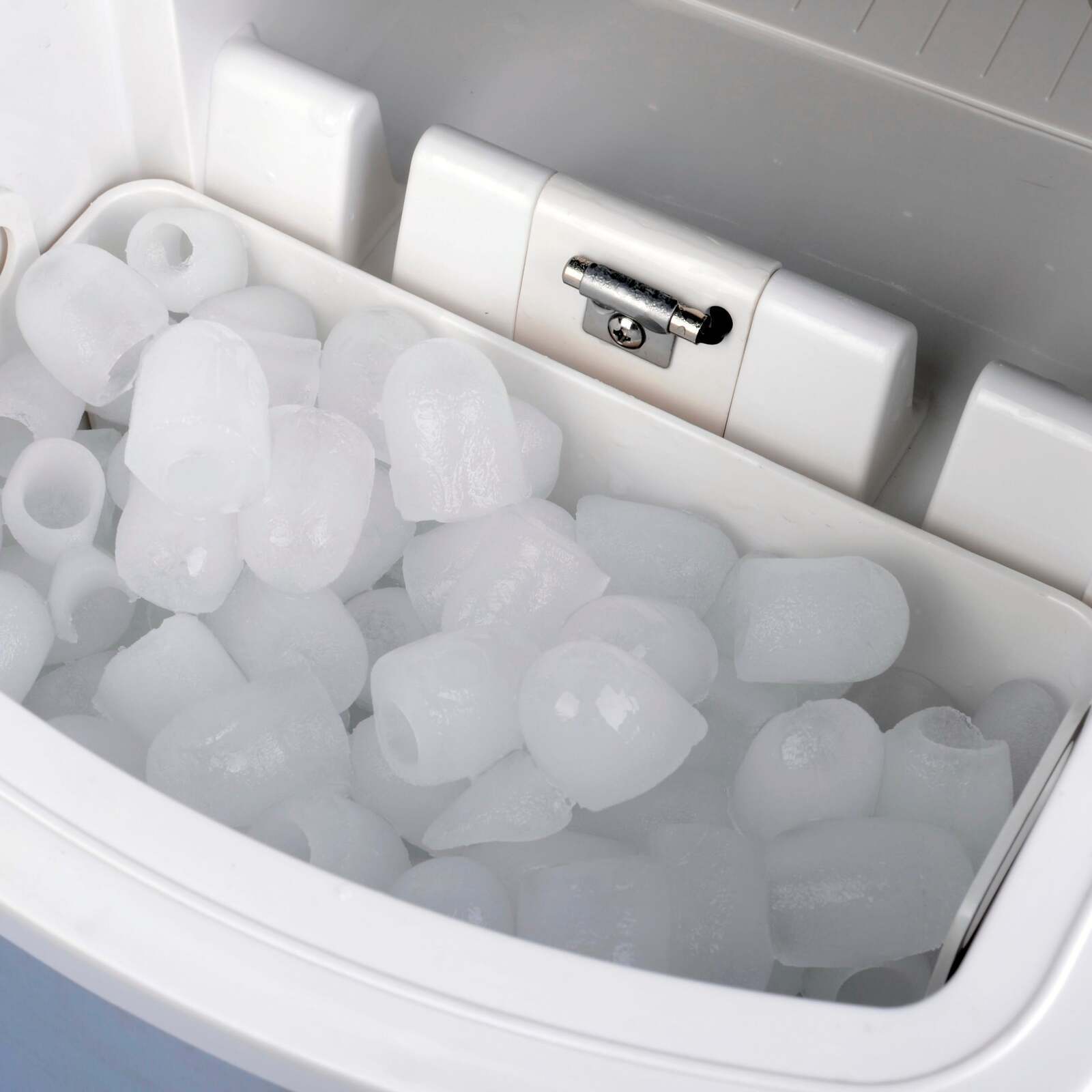 Ice Cube Maker Freeze Ice In 8 Mins, Up To 10Kg Of Ice In 24H