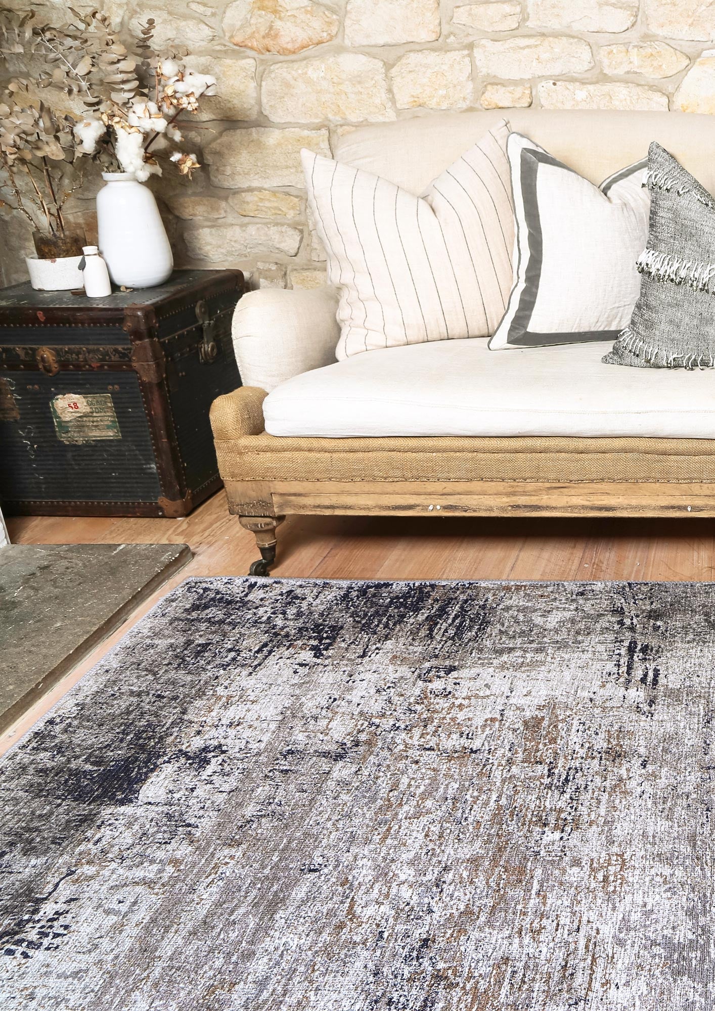 Elegant Elizabeth Ash Beige Rug - 200x290