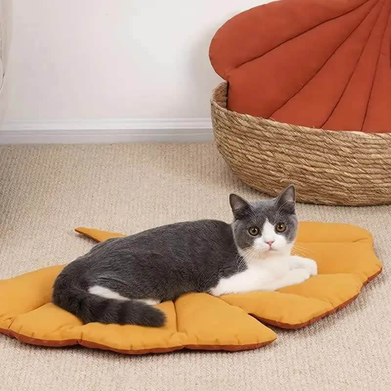 7 Pcs Yellow Leaf-Shaped Pet Sleeping Mat - Durable Dog Floor Pad & Cat Bed