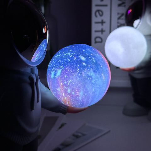 Holding the romantic moon Creative Astronaut Bluetooth Speaker