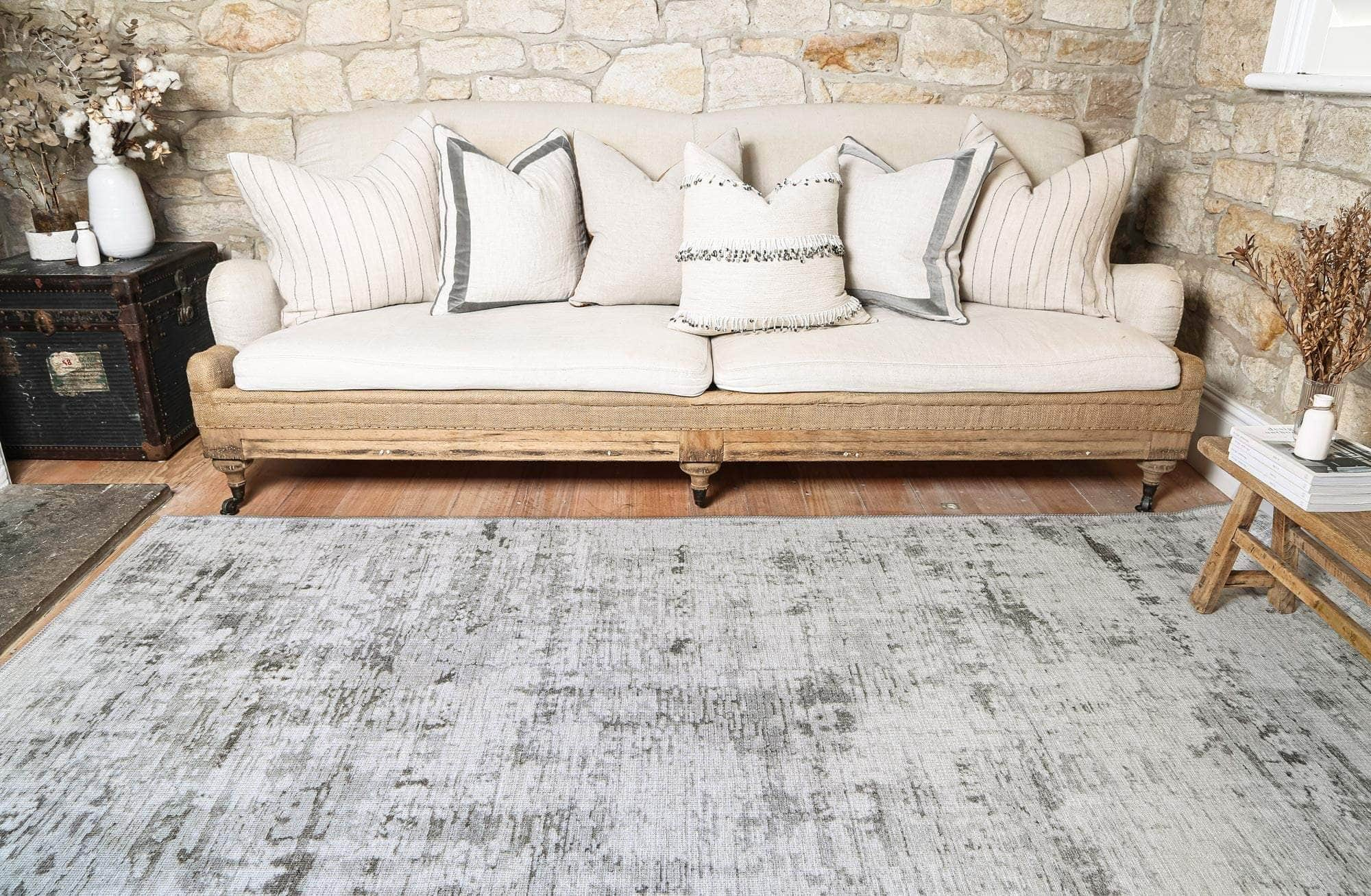 Sleek Alfred Ivory Vintage Rug - 200x290